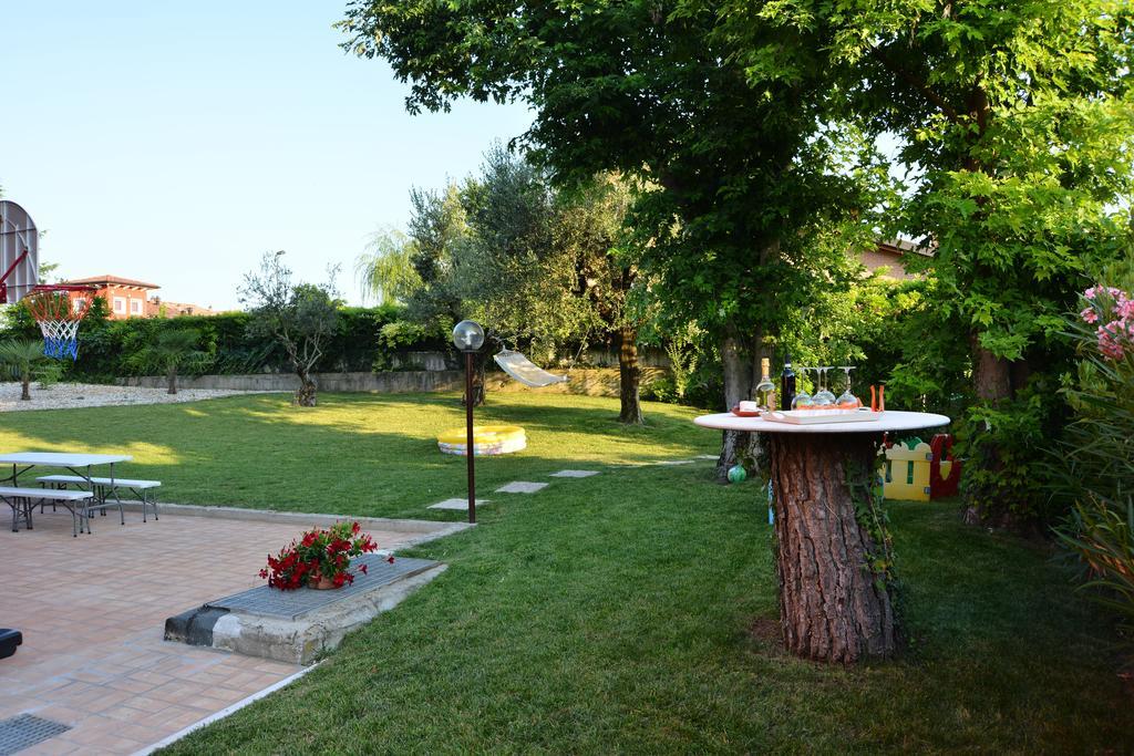 Ferienwohnung Le Palme Sona Exterior foto