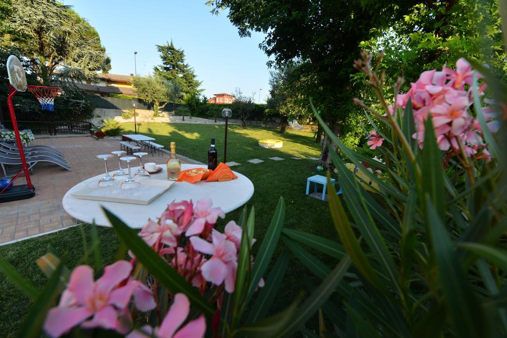 Ferienwohnung Le Palme Sona Exterior foto