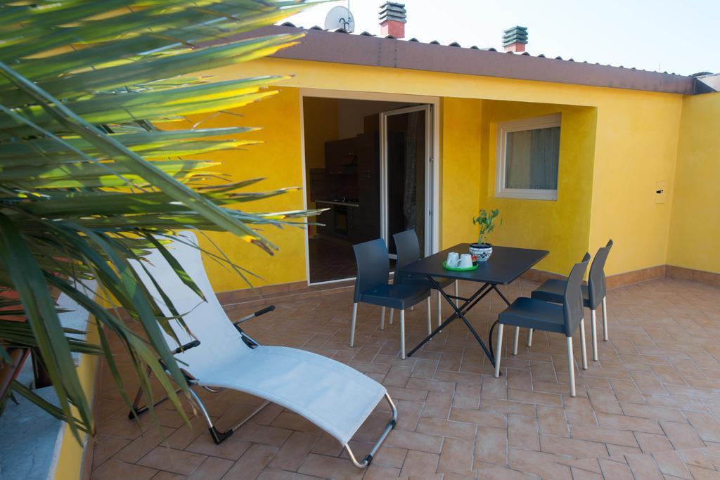 Ferienwohnung Le Palme Sona Zimmer foto