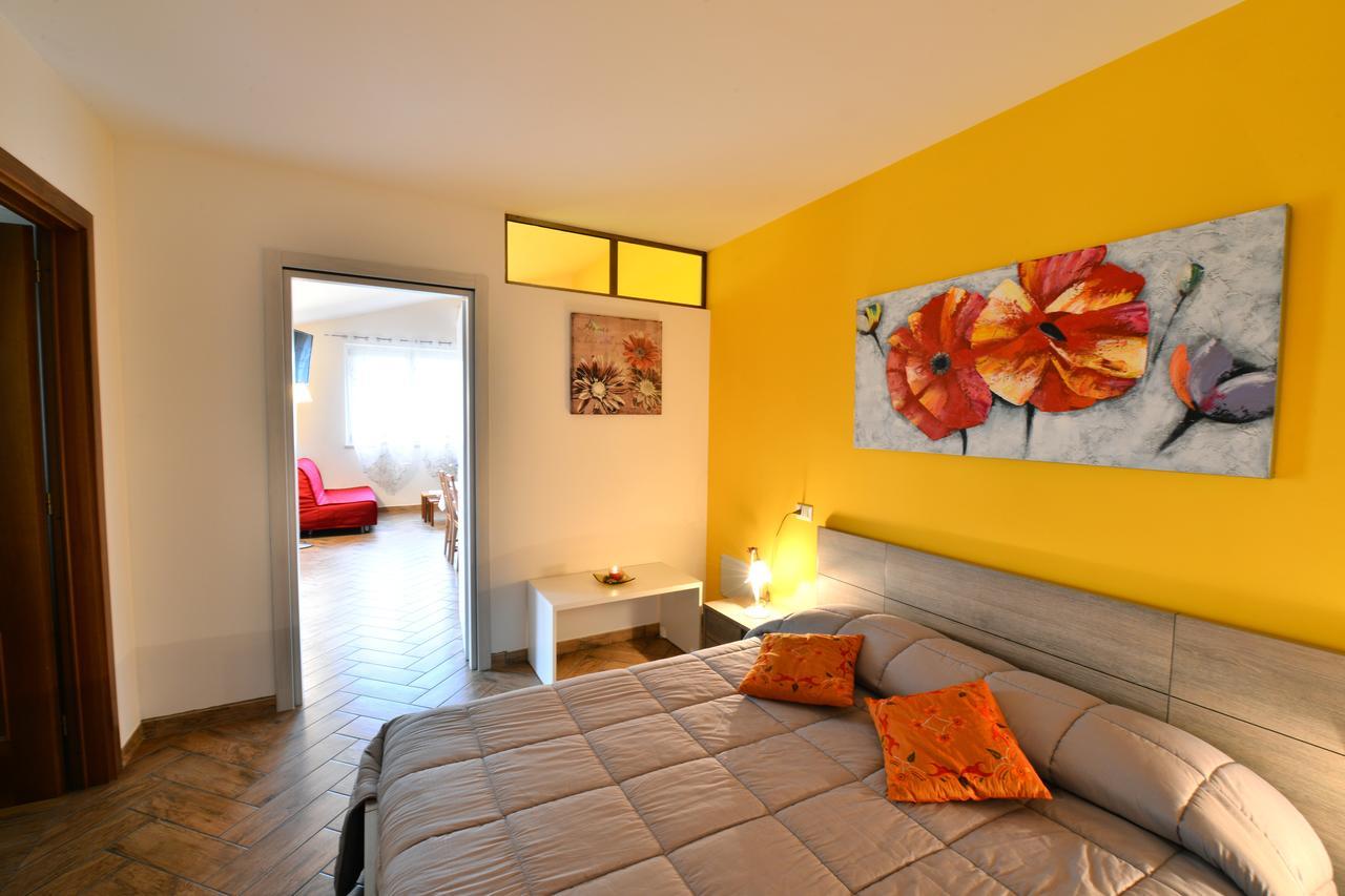 Ferienwohnung Le Palme Sona Exterior foto